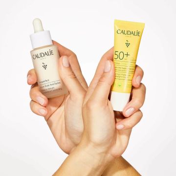 Caudalie Set Vinoperfect Serum 30ml + Δώρο Vinosun Ocean Protect Very High Protection Lightweight Cream Spf50+ 20ml